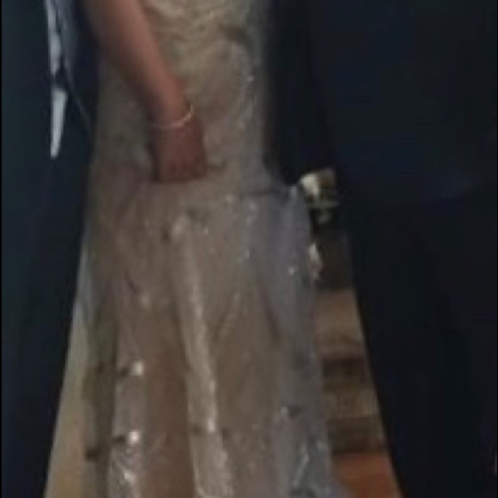 WEDDING DRESS - Picture 4 of 4